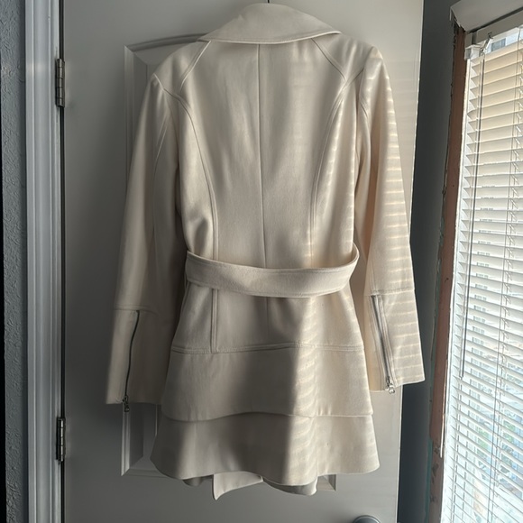 Coat - Picture 3 of 4